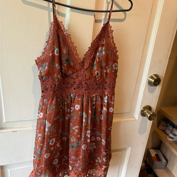 Wet Seal Dresses & Skirts - Wet Seal Rust Floral Lace Mini Dress
